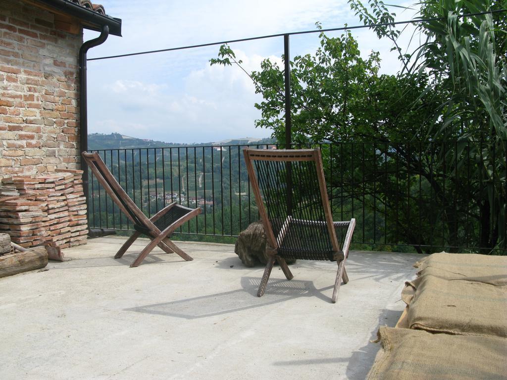 B&B Acaso Serralunga d'Alba Esterno foto